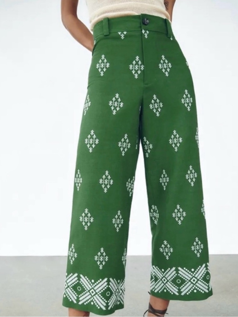 Zara Green Wide-Leg Embroidered Linen Blend Crop Pants with White Design